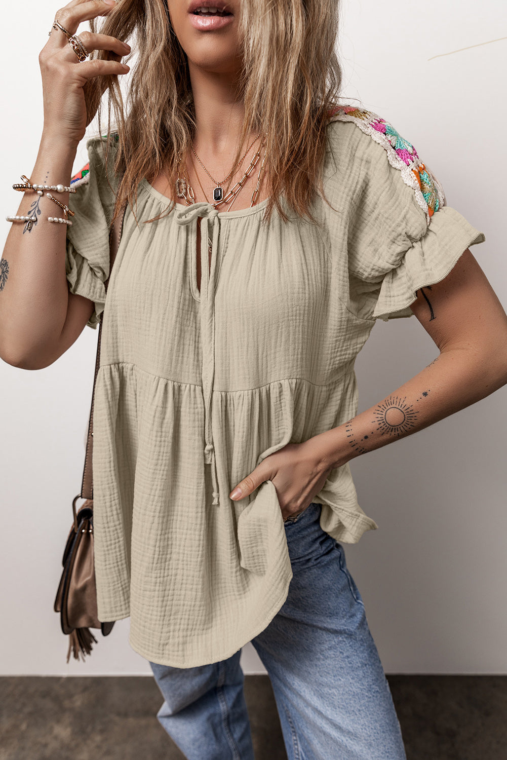 Chic Crinkle Embroidered Patched Bubble Sleeve Tied Neck