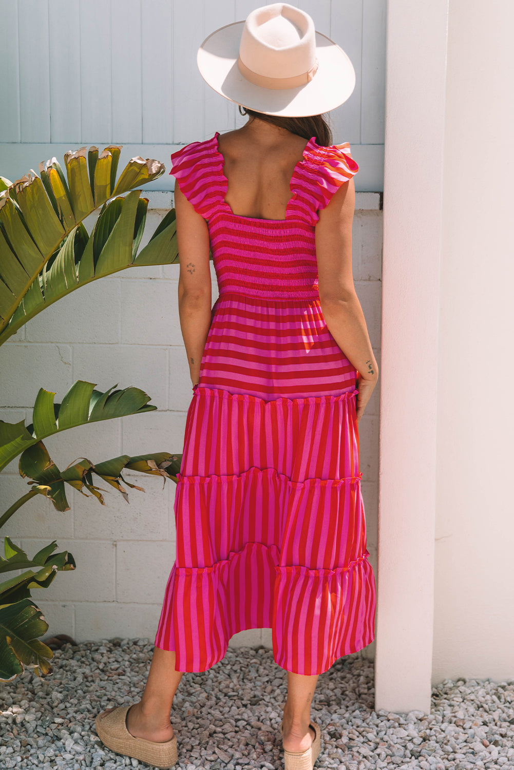 Robe longue à volants et manches flottantes avec corsage froncé