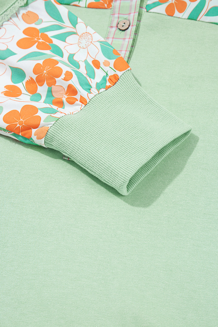 Clearly Aqua – Kapuzenpullover mit Spitzen-Blumen-Patchwork