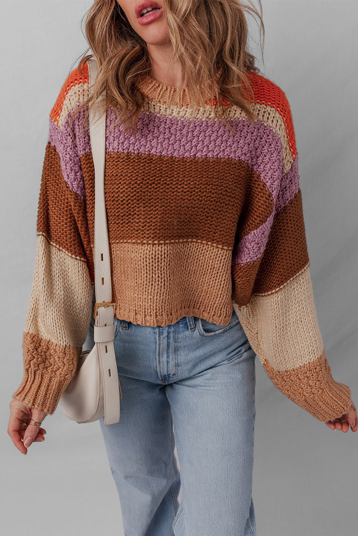 Kurzer, grob gestrickter Pullover mit Colorblock-Muster und überschnittener Schulter