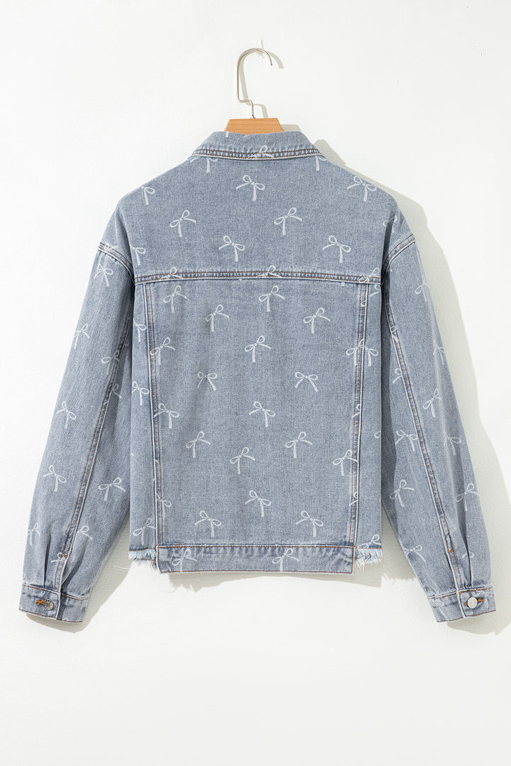 Jeansjacke mit Schleifenknoten-Print und heller Waschung und ungesäumtem Saum