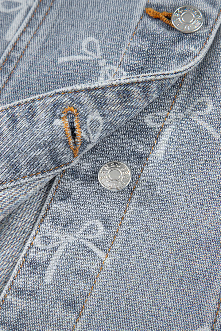 Jeansjacke mit Schleifenknoten-Print und heller Waschung und ungesäumtem Saum