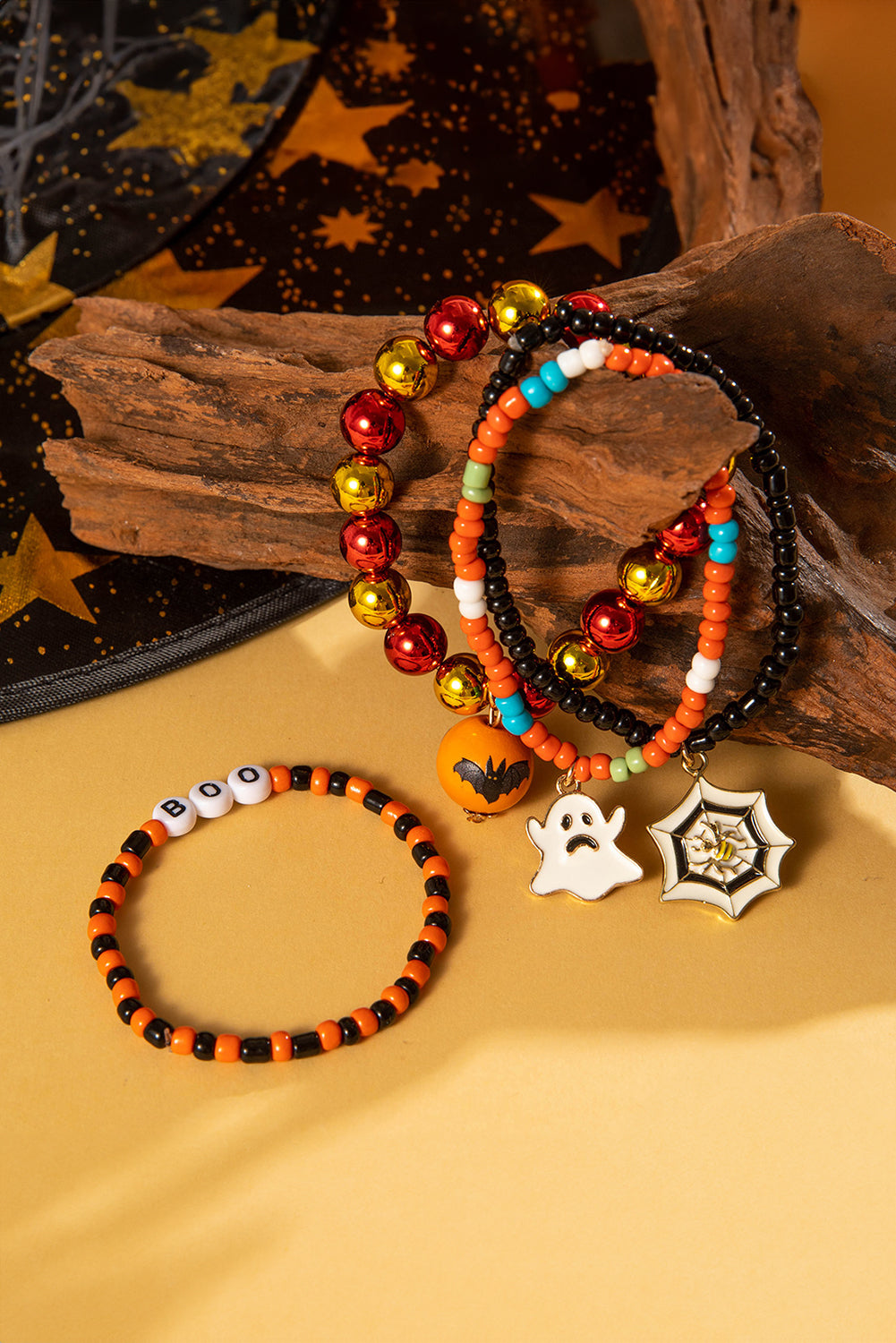 4-teiliges Halloween-Armbandset mit Geister-Spinnennetz-Perlen
