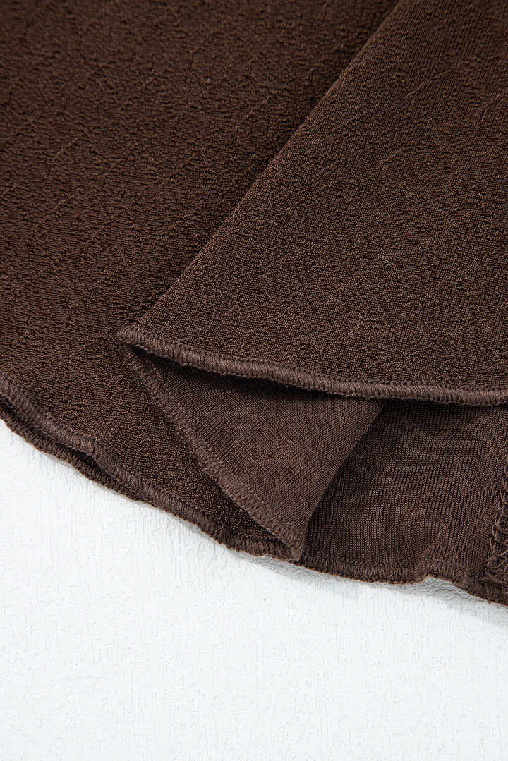 Langärmliges Jacquard-Oberteil mit Zimt-Salat-Besatz und unversäuberten Nähten