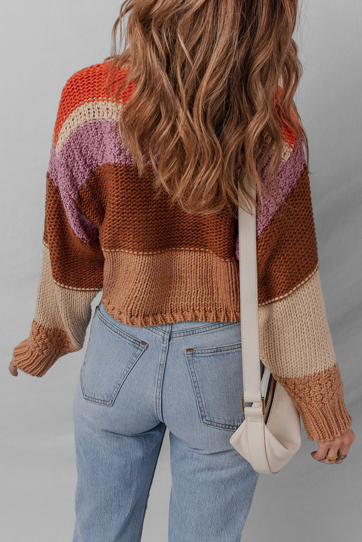 Kurzer, grob gestrickter Pullover mit Colorblock-Muster und überschnittener Schulter
