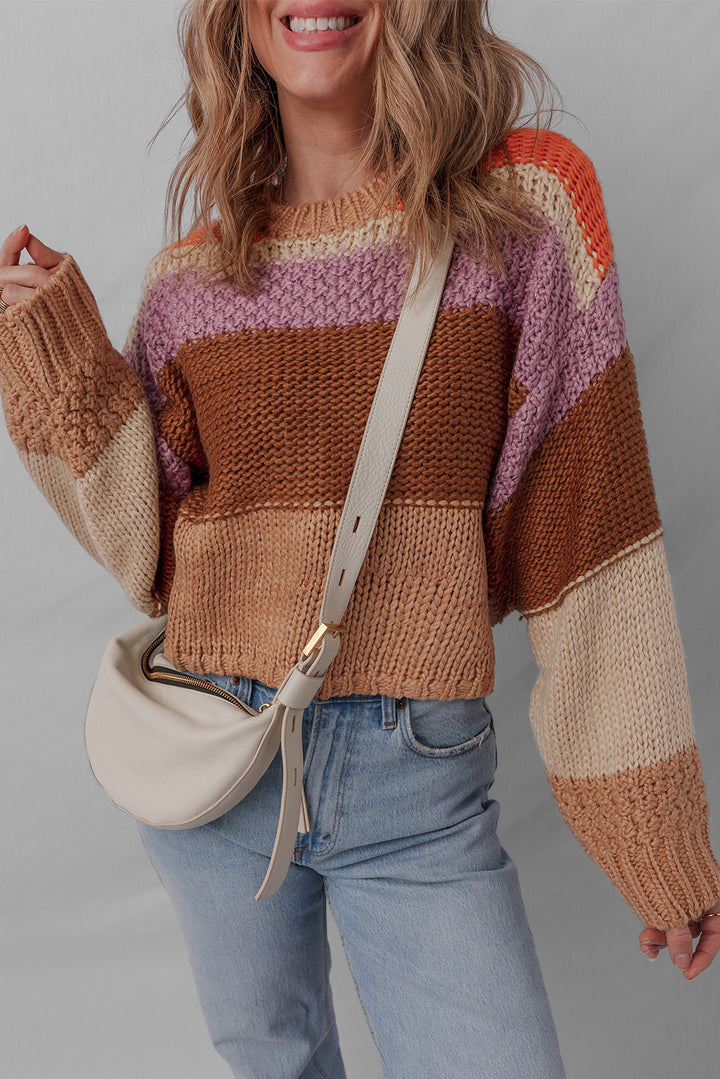 Kurzer, grob gestrickter Pullover mit Colorblock-Muster und überschnittener Schulter