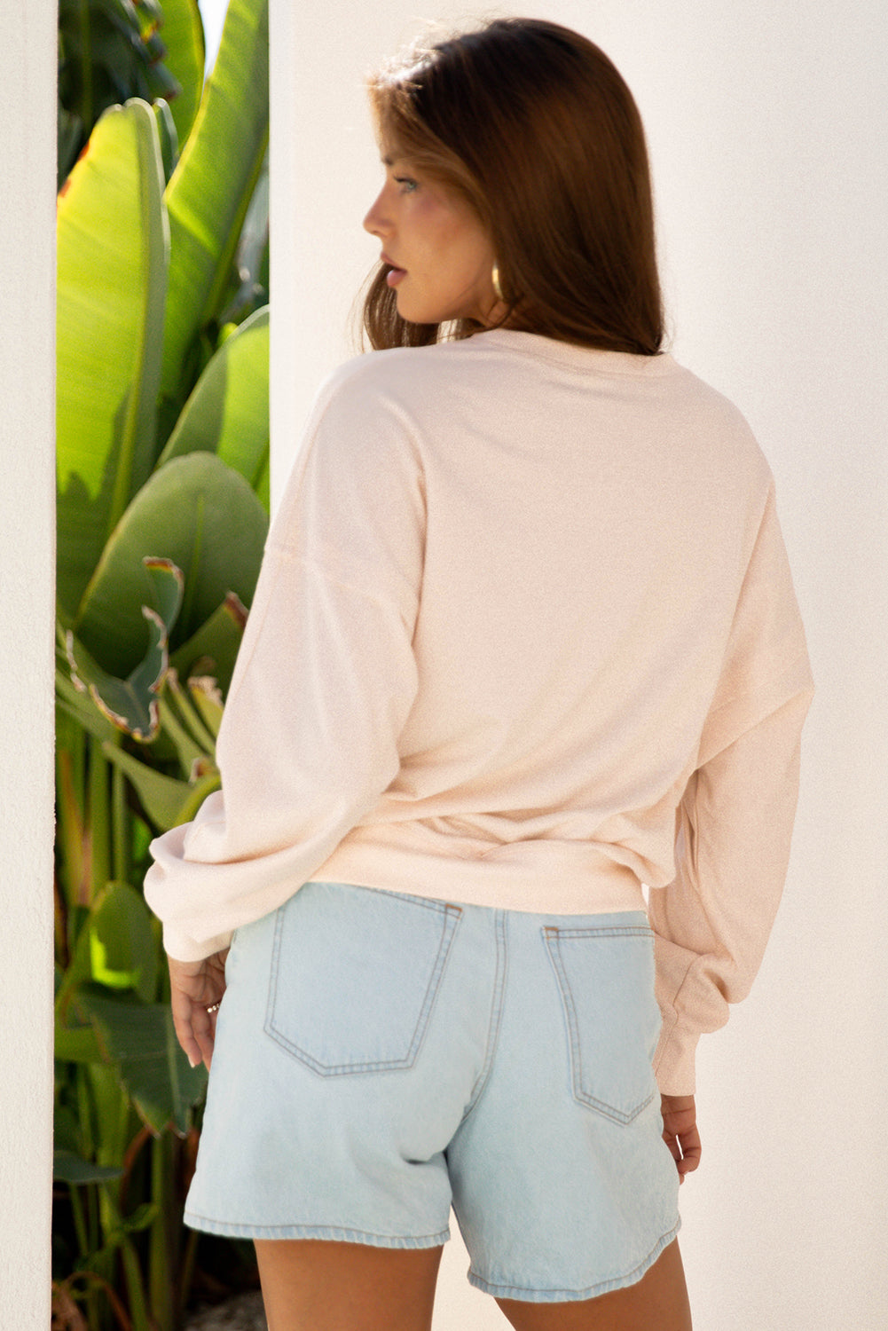 Lässiges Oberteil mit Blumenpatch und überschnittener Schulter