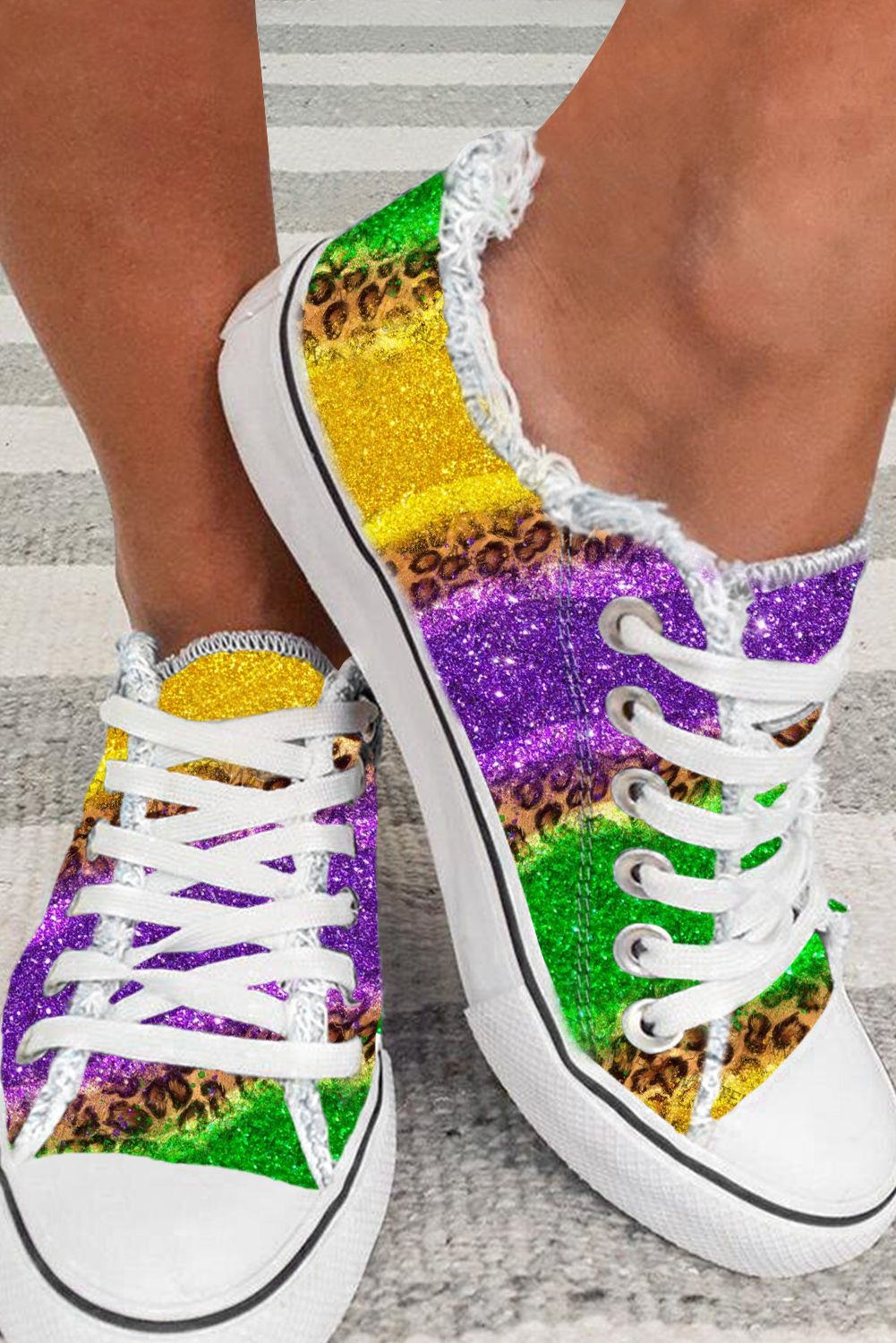 Canvas-Schnürschuhe mit Leopardenmuster und Farbblock