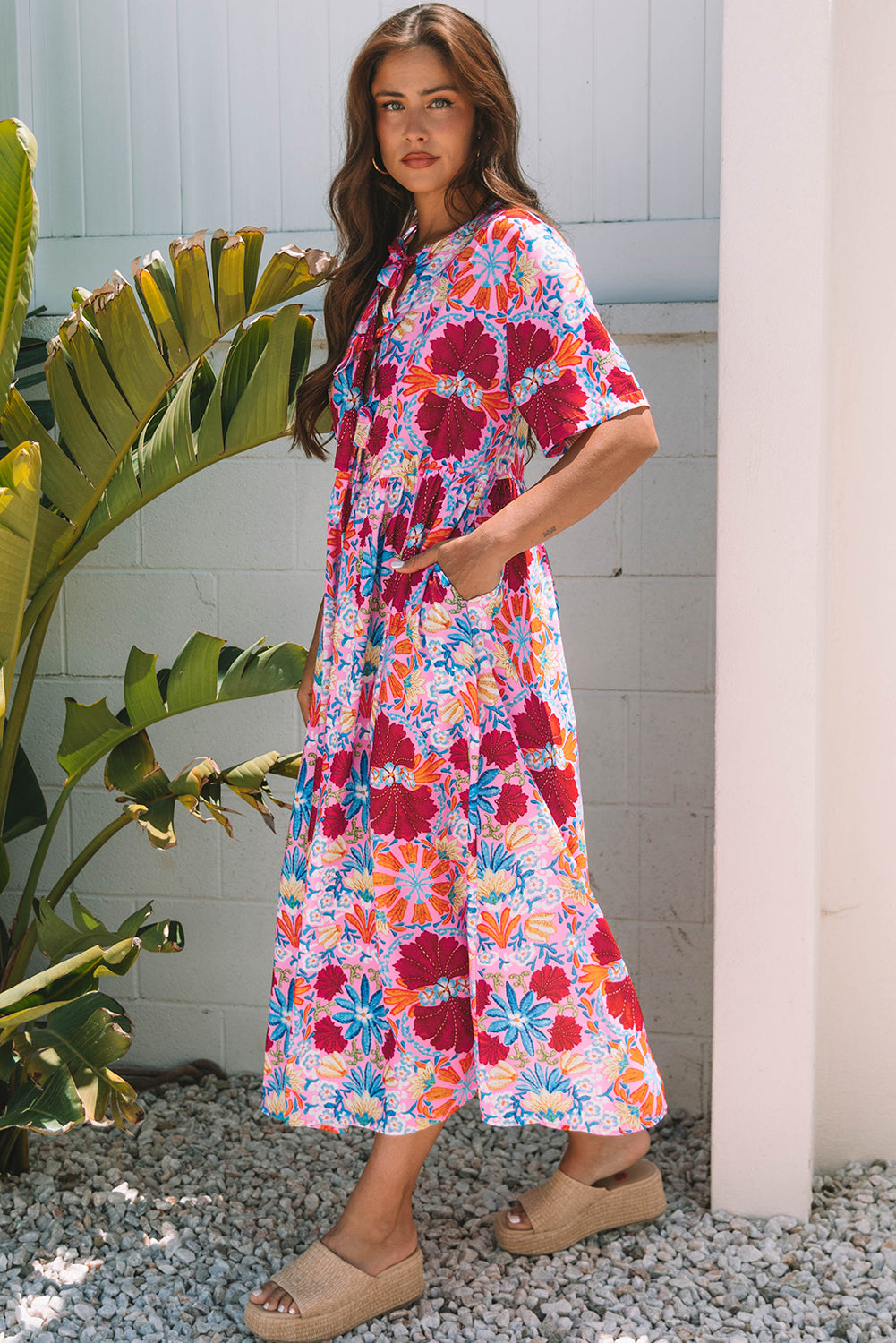 Lockeres langes Kleid mit Blumenmuster und hoher Taille und kurzen Ärmeln