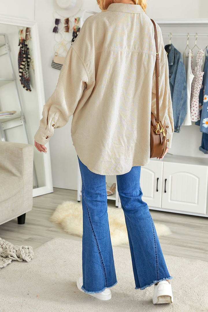 Beiges Cordhemd mit Knopftasche