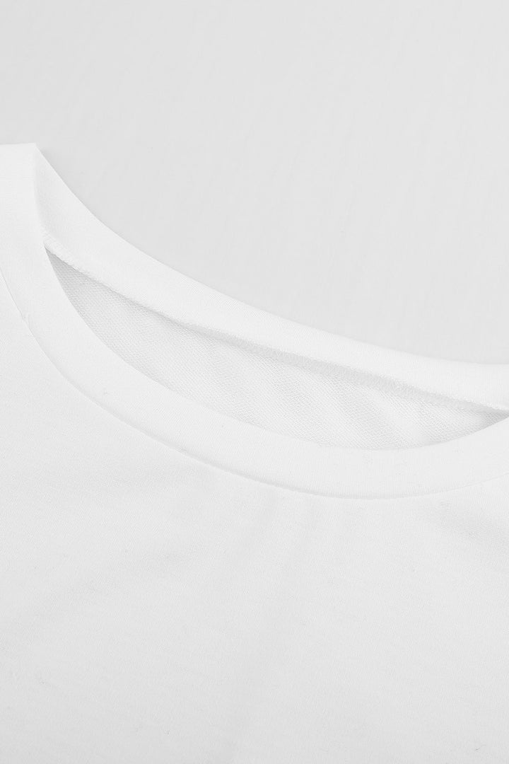 Beiges kurzärmliges T-Shirt mit Seitenschlitzen und Taschen