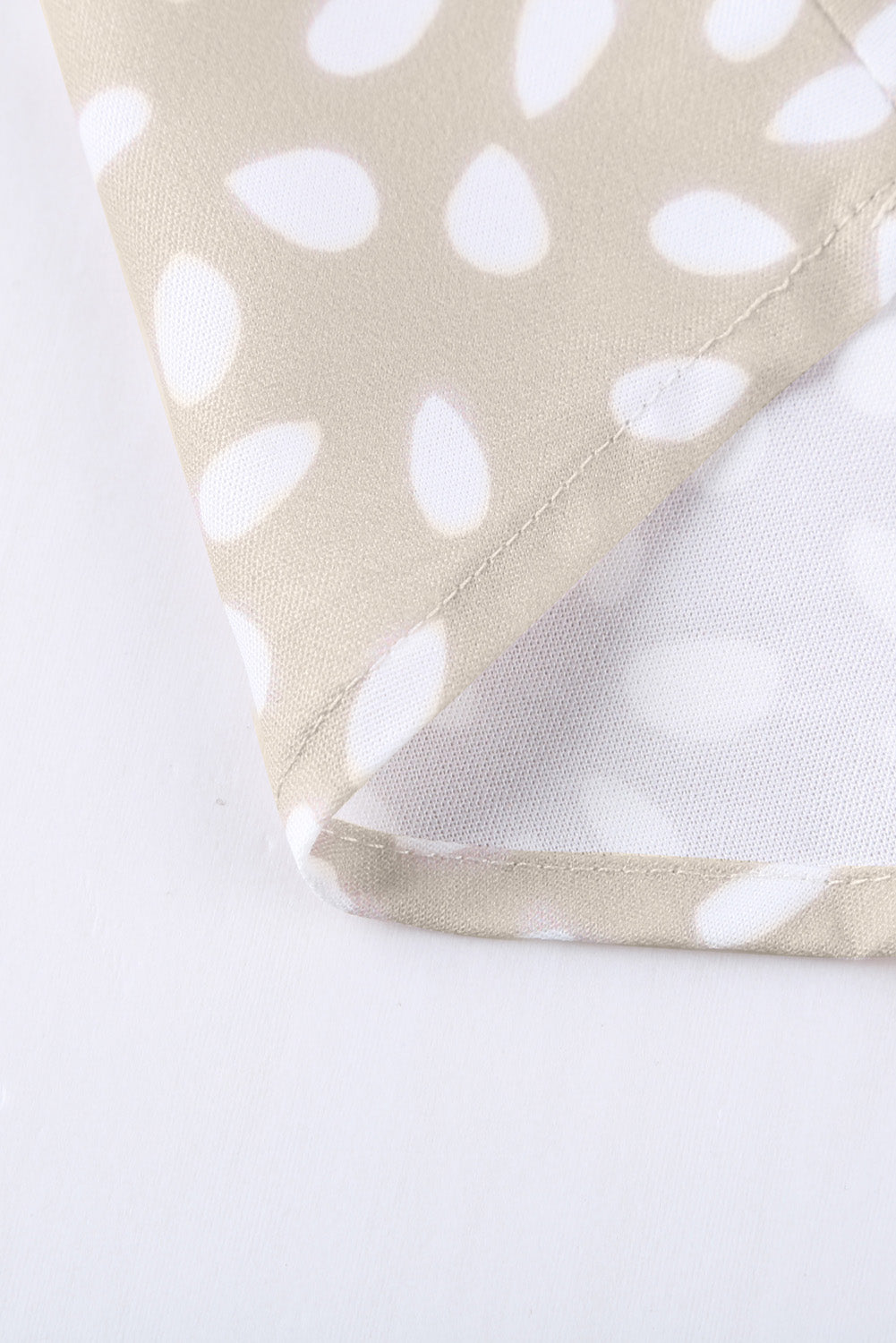 Haut tunique chic à manches retroussées et col en V imprimé animal Chloe abricot