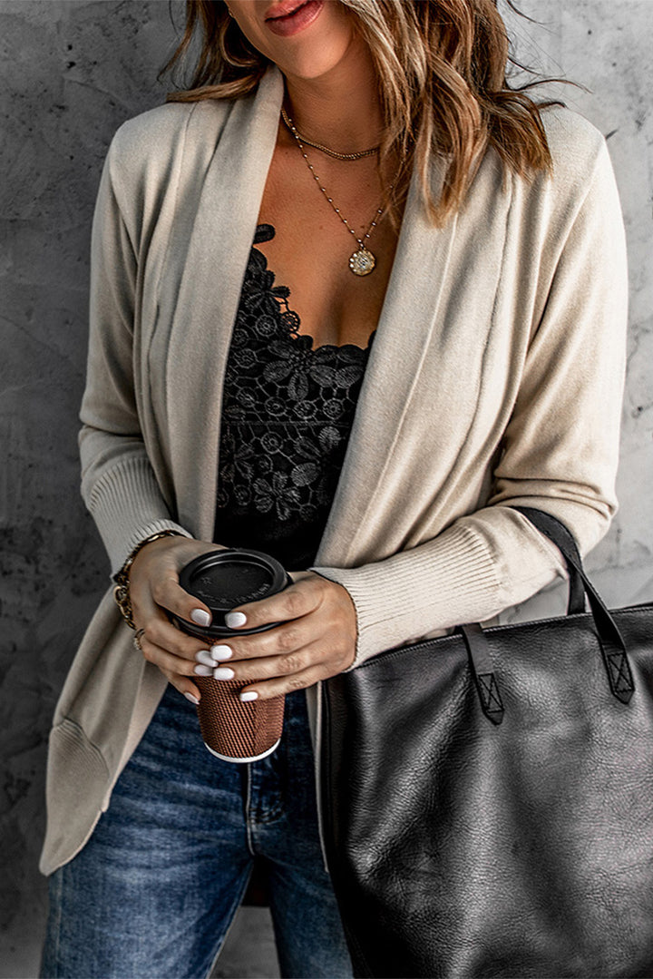 Khakifarbener, superweicher Cardigan mit langen Ärmeln und offenem Saum