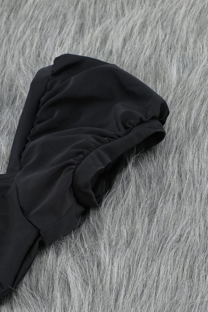 Schwarzer Bikini mit Puffärmeln, eckigem Ausschnitt und hoher Taille