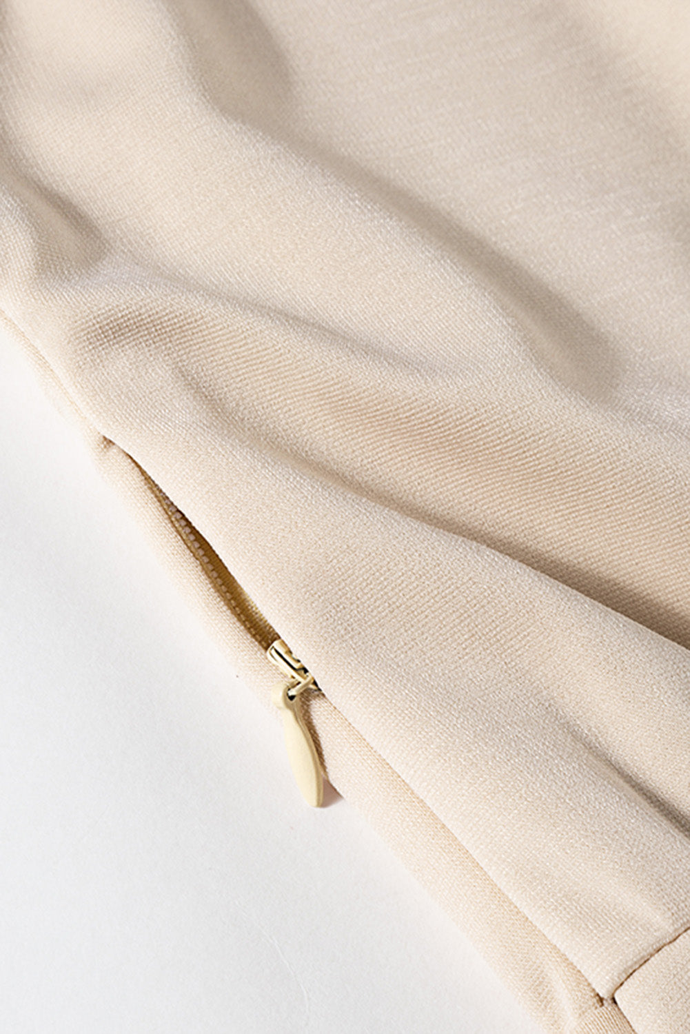 Aprikosenfarbener „Oh So Glam“-Jumpsuit mit weitem Bein und Gürtel