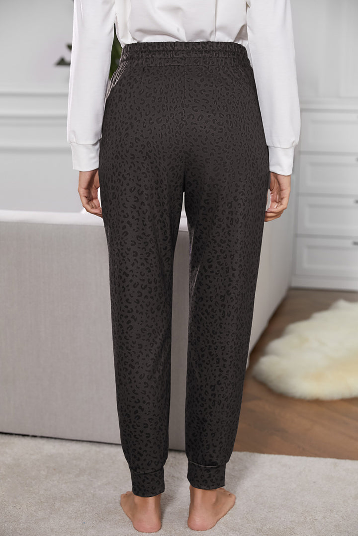 Lässige schwarze luftige Jogginghose mit Leopardenmuster für Damen