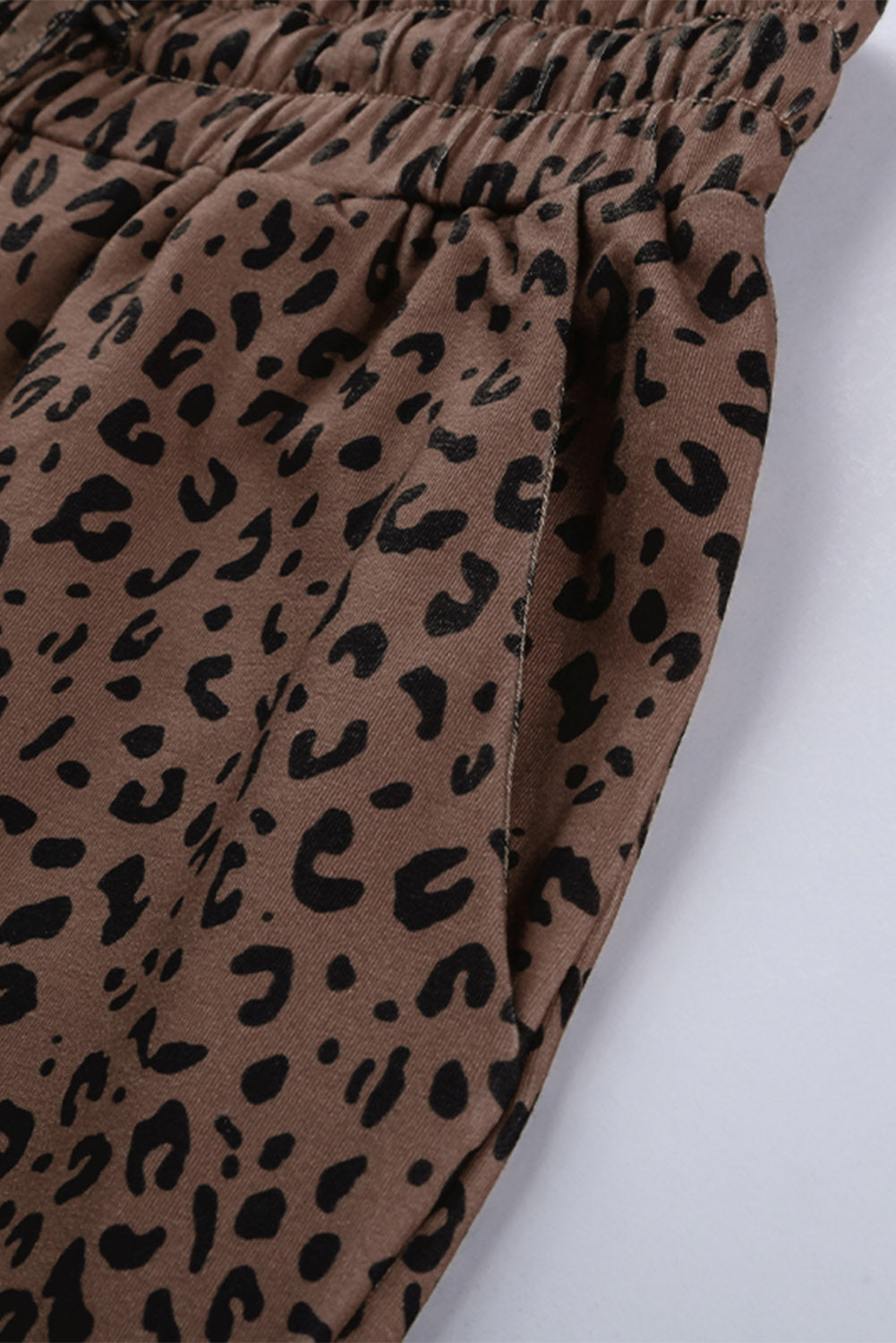 Lässige, braune, luftige Jogginghose mit Leopardenmuster für Damen