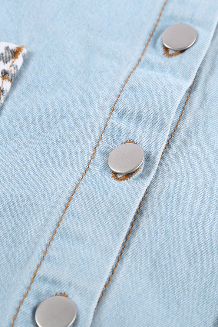 Himmelblaue Jeansjacke mit Leopardenmuster für Damen