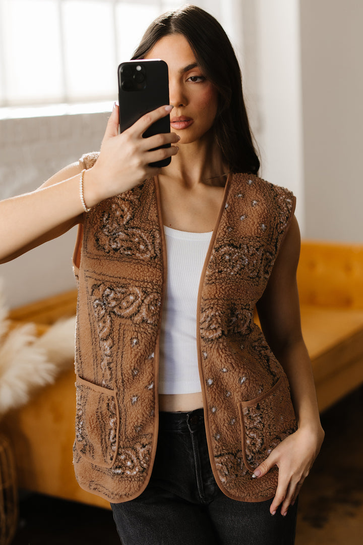 Brown Sherpa Paisley Print Pocketed Western Vest Jacket