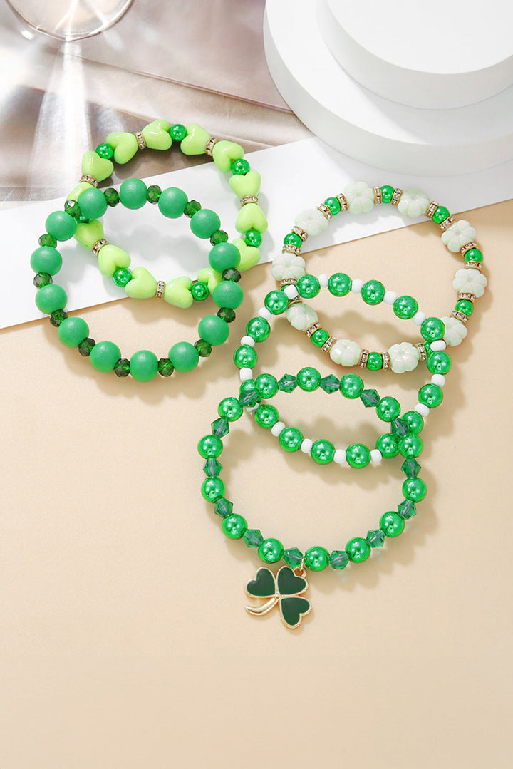 Ensemble de 5 bracelets avec pendentifs et perles en forme de trèfle