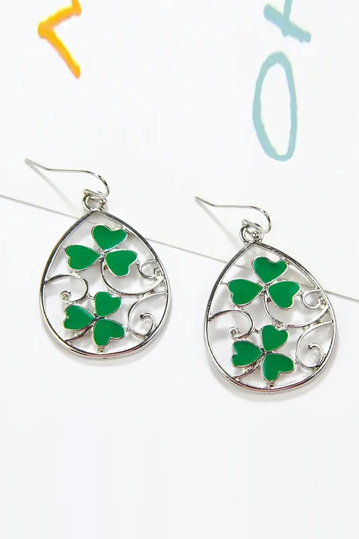 Boucles d'oreilles pendantes creuses en forme de trèfle de la Saint-Patrick