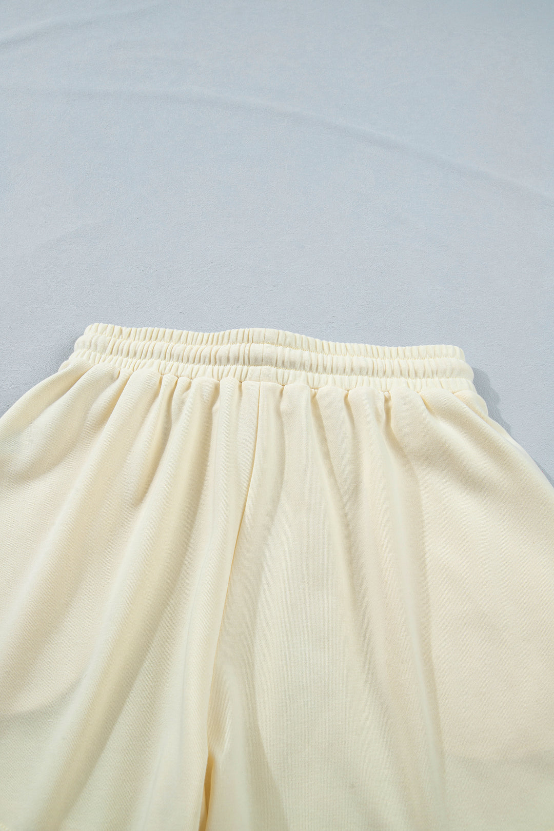 White Contrast Leopard Bow Patched V Neck Loose Tee Drawstring Shorts 2pcs Outfit