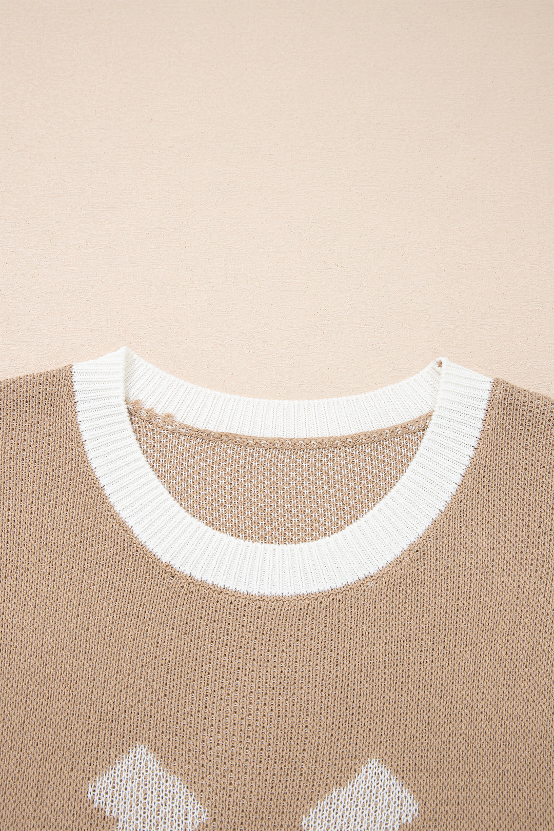 Goat Horse Shoe Pattern Contrast Trim Short Sleeve Sweater