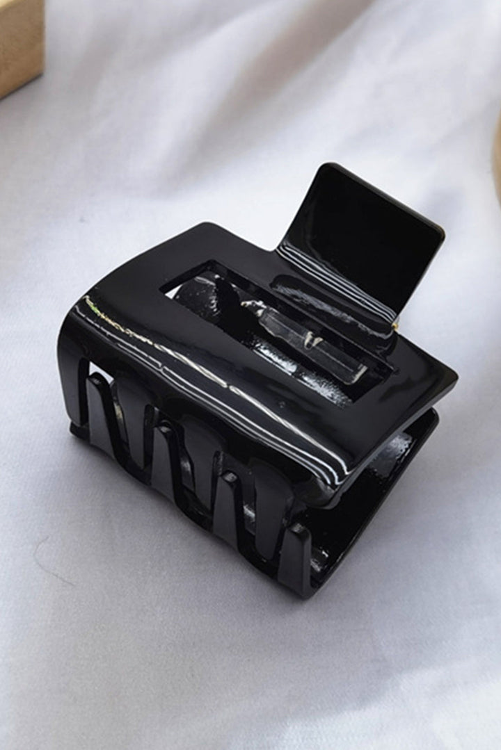 pince à griffe carrée découpée noire