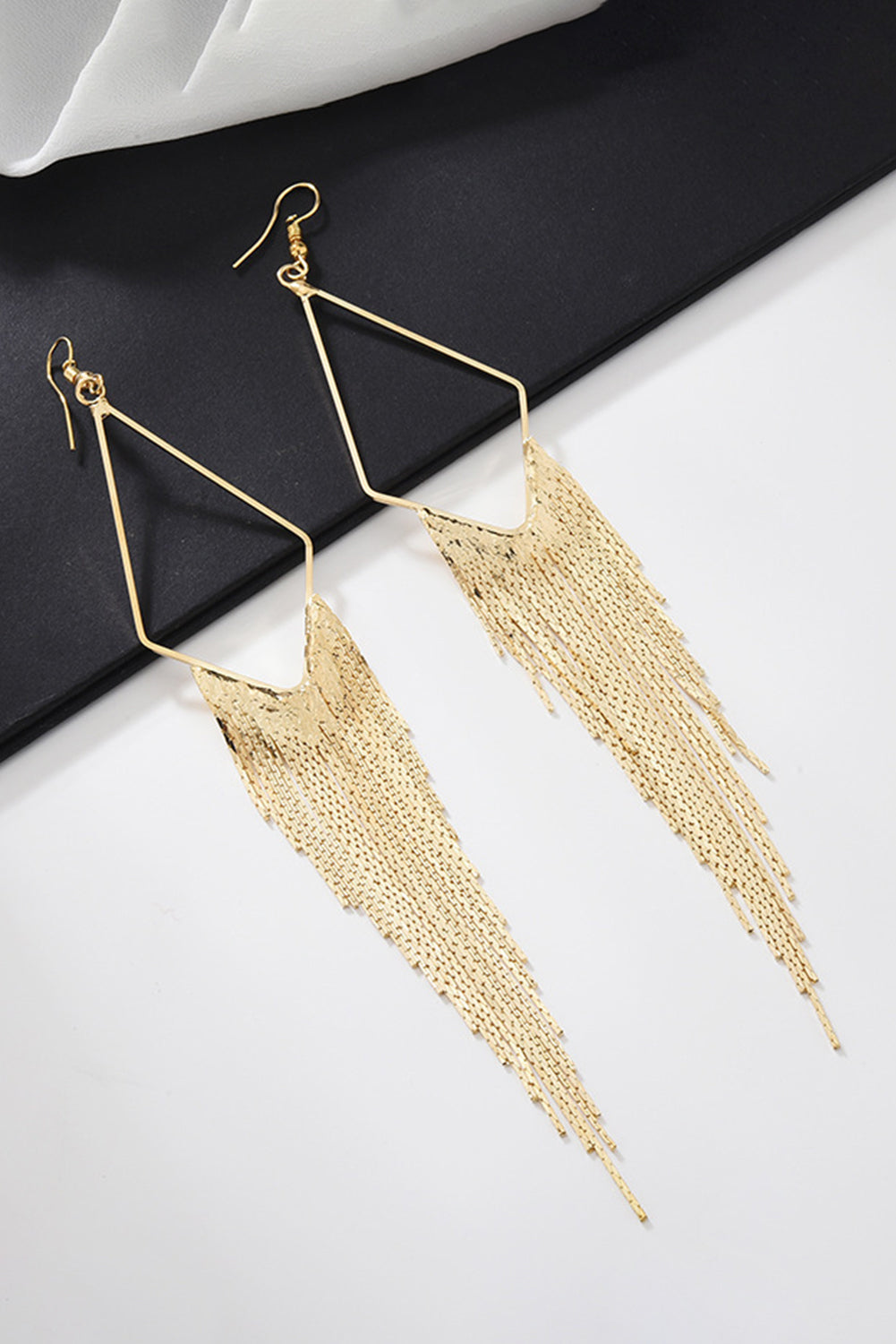 Boucles d'oreilles pendantes à longue chaîne et pompon