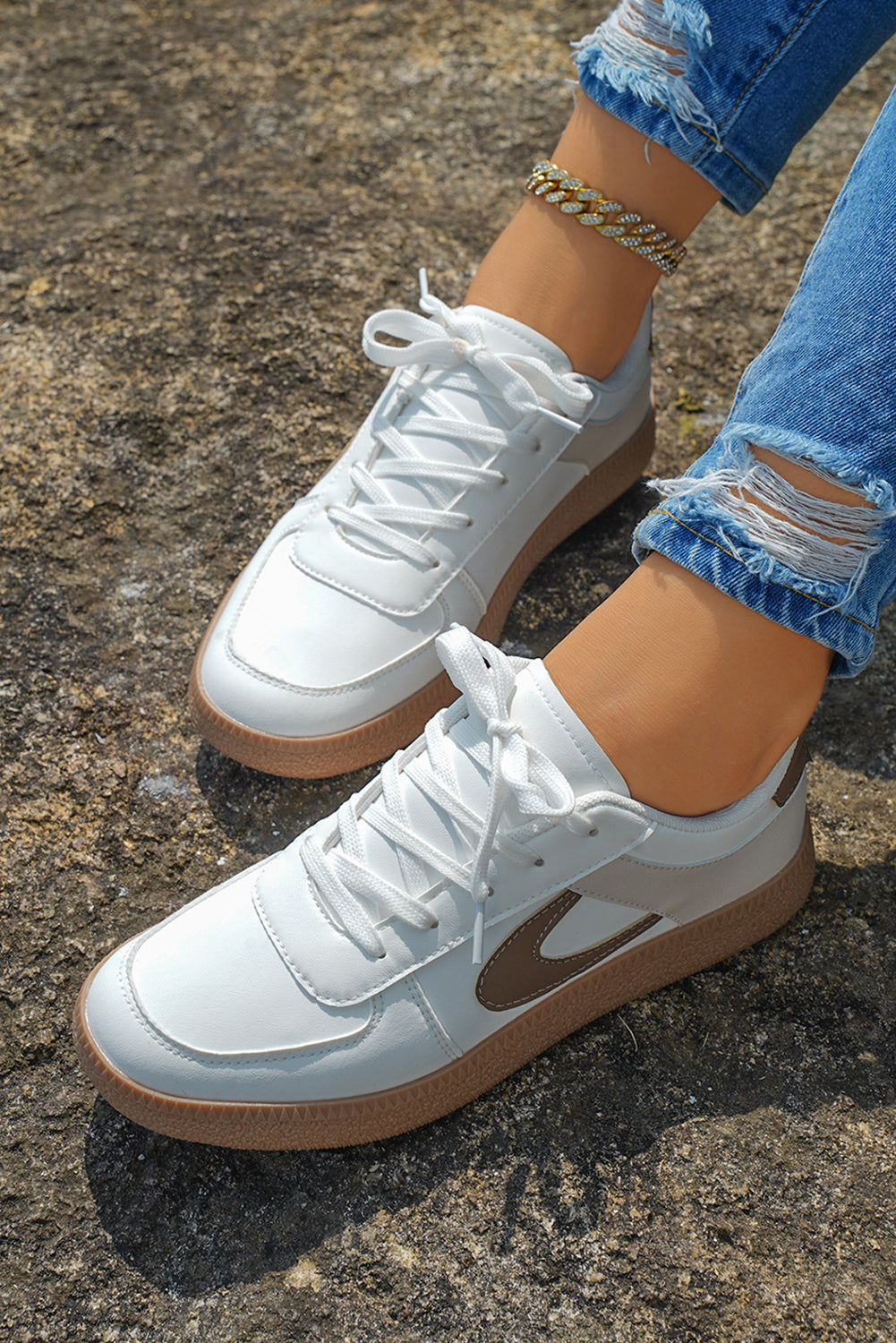 Schnür-Sneakers aus PU-Leder mit Farbkontrast