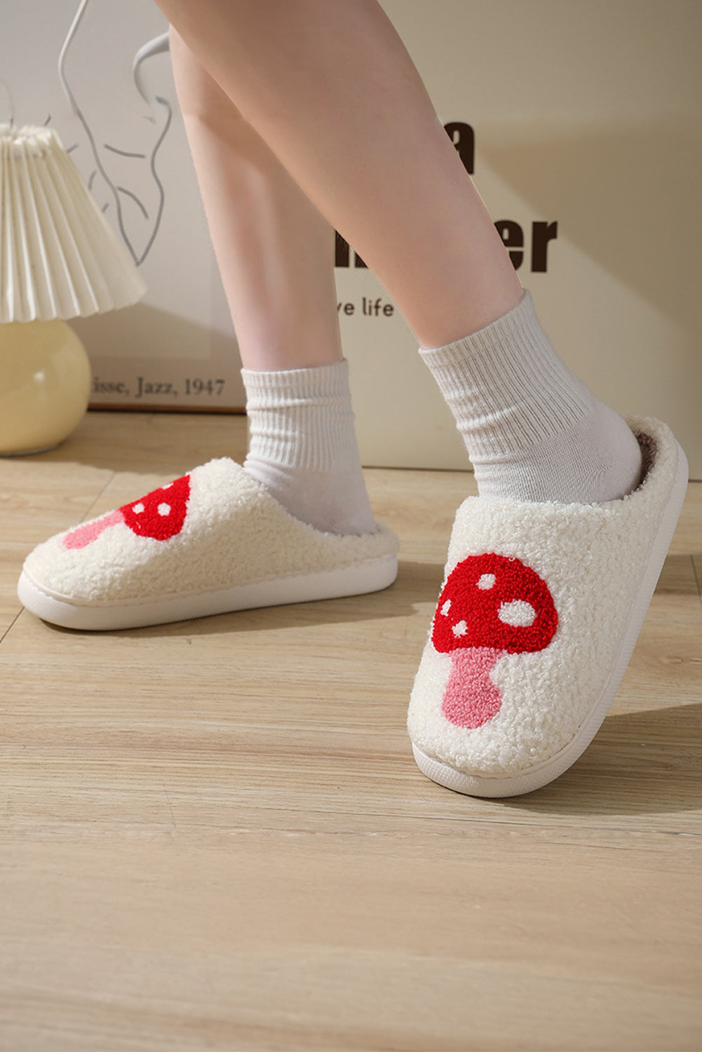 Chaussons d'hiver pelucheux à motif de champignons de dessin animé mignons