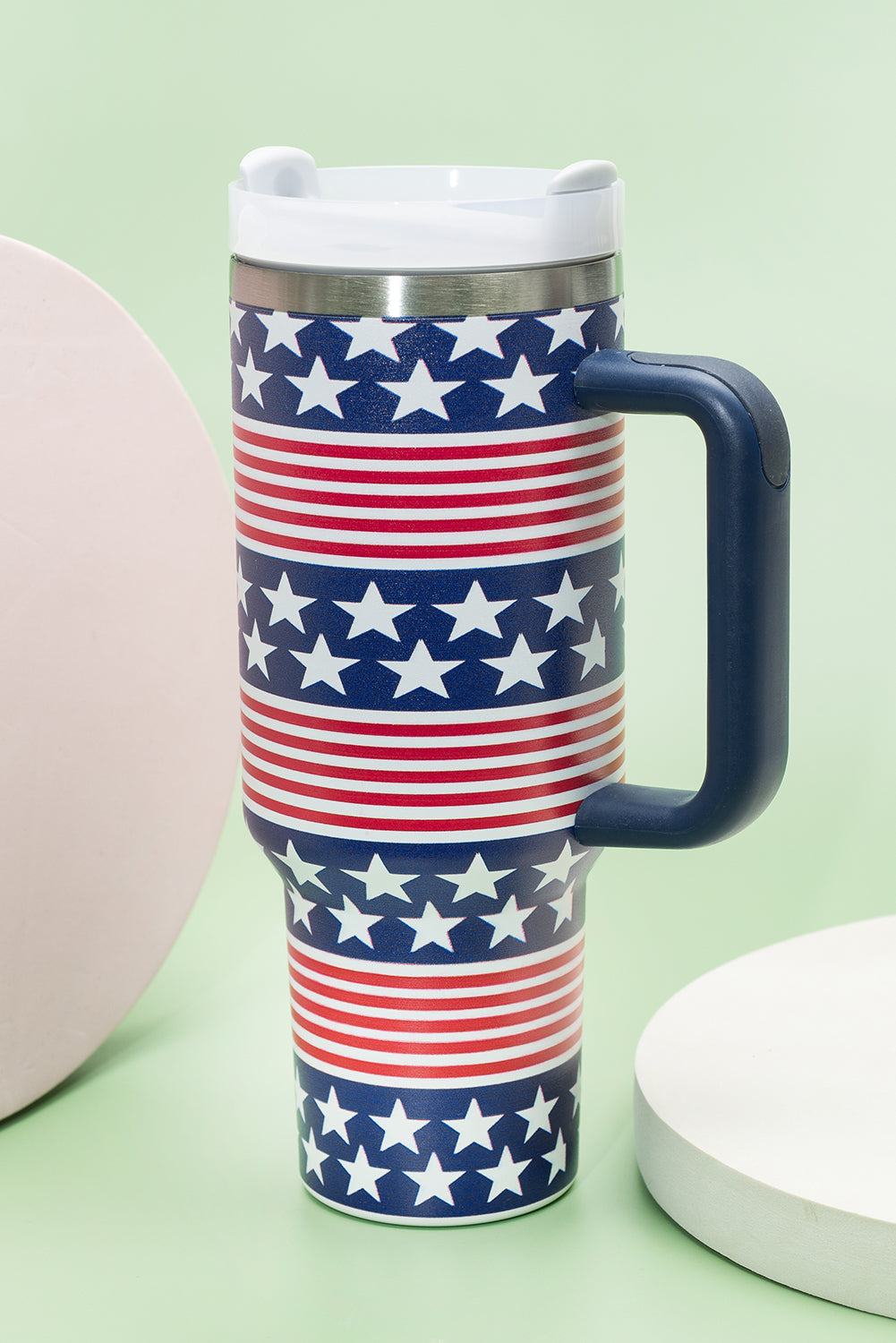 Tasse isotherme avec poignée et imprimé étoiles et rayures 40 oz