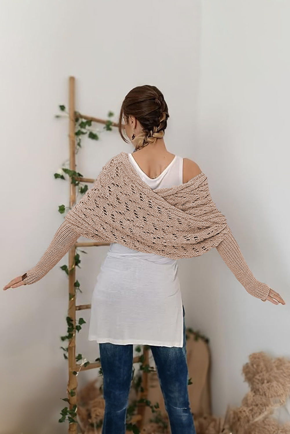 Écharpe en tricot creux avec détails croisés et manches