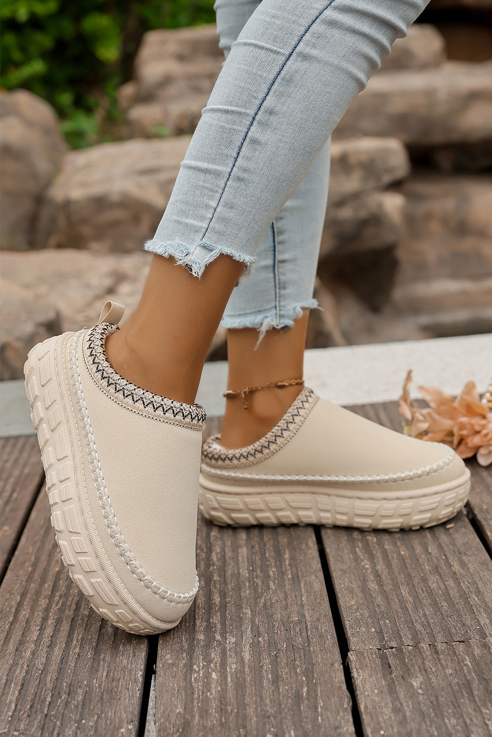 Contrast Stitch Detail Faux Suede PU Patchwork Plush Winter Clog Slippers