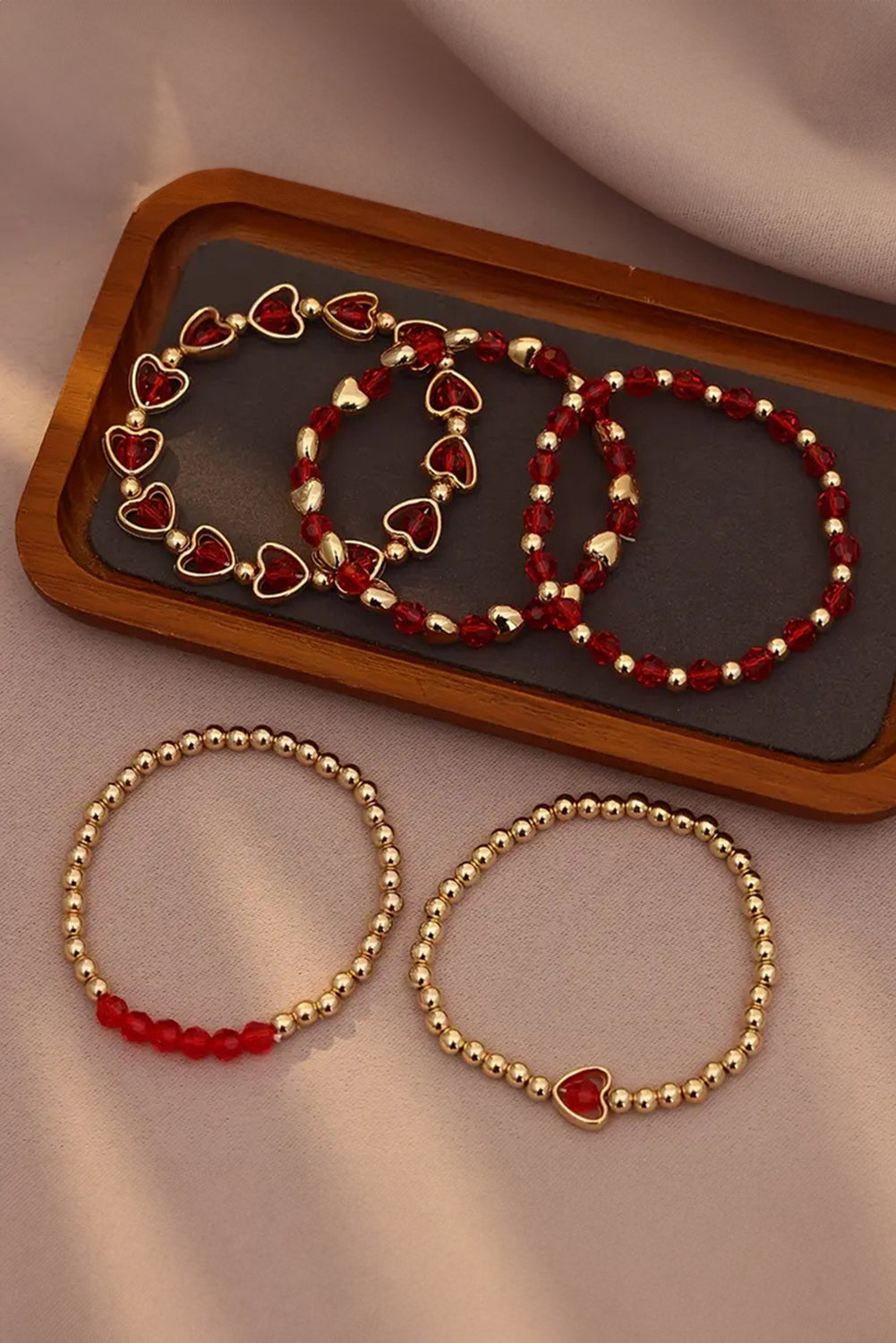 Ensemble de bracelets élastiques en perles plaquées en forme de cœur
