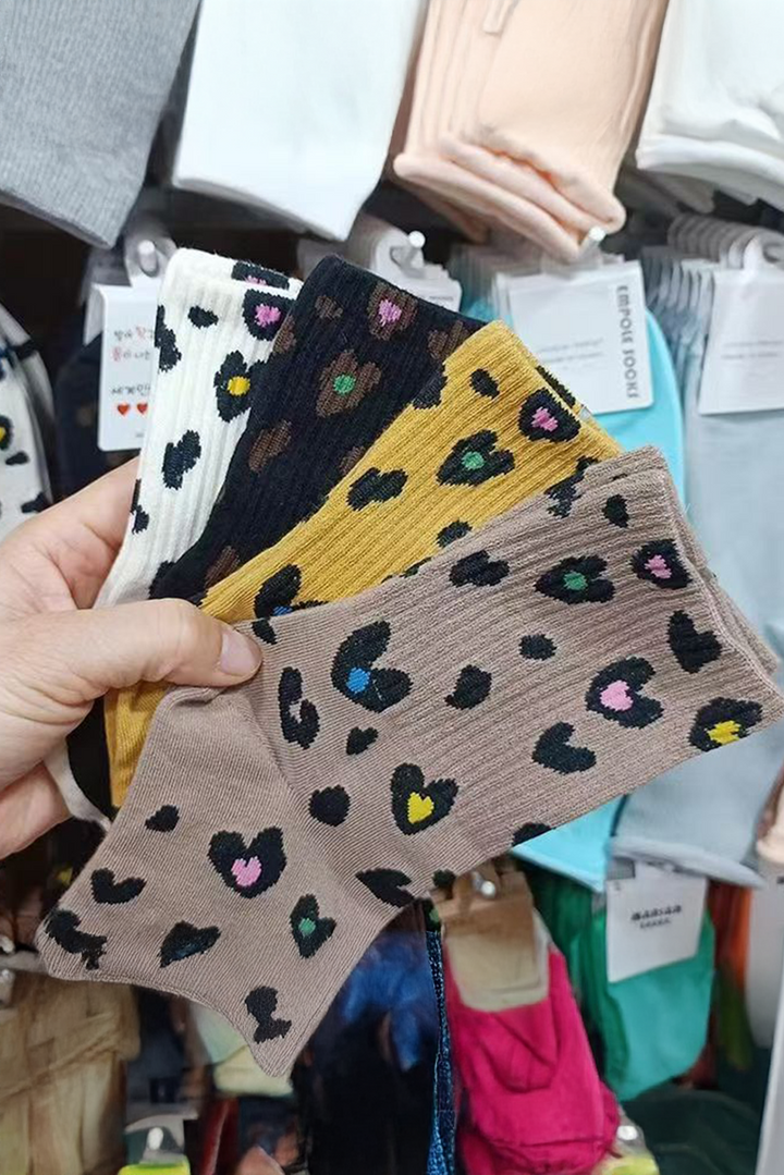 Chaussettes souples à bords côtelés et imprimé léopard