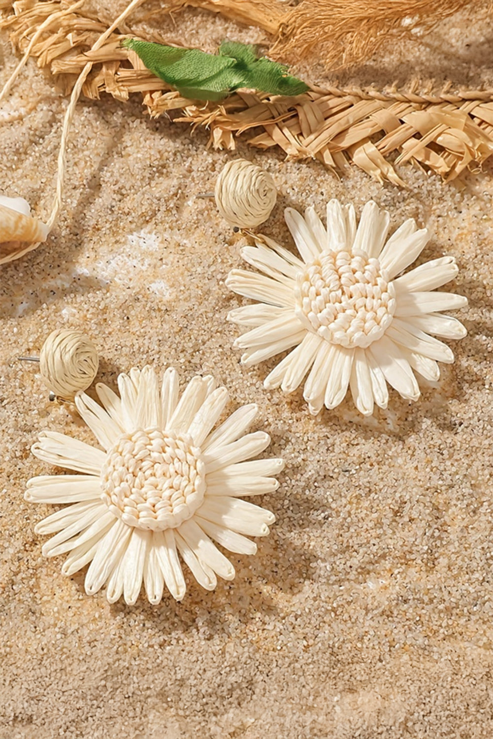 Boucles d'oreilles pendantes bohèmes en raphia crocheté tournesol