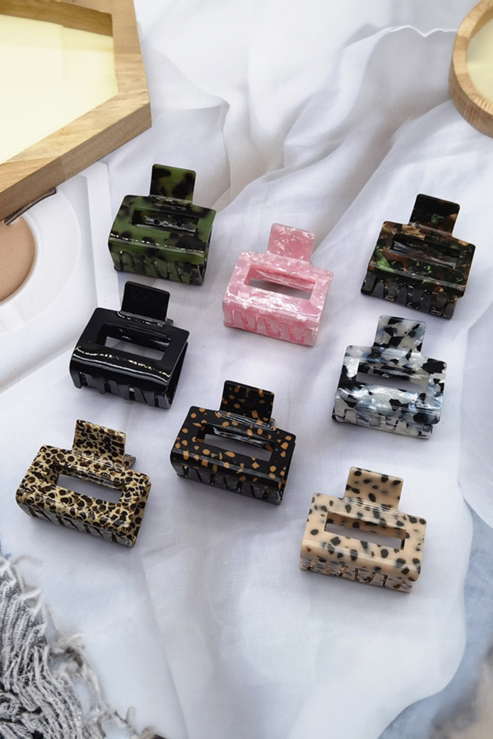 pince à griffe carrée découpée noire