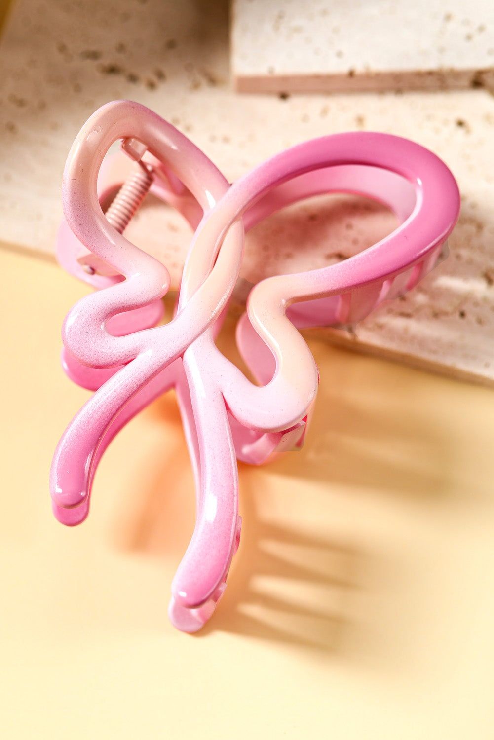 Pince à cheveux brillante en forme de papillon