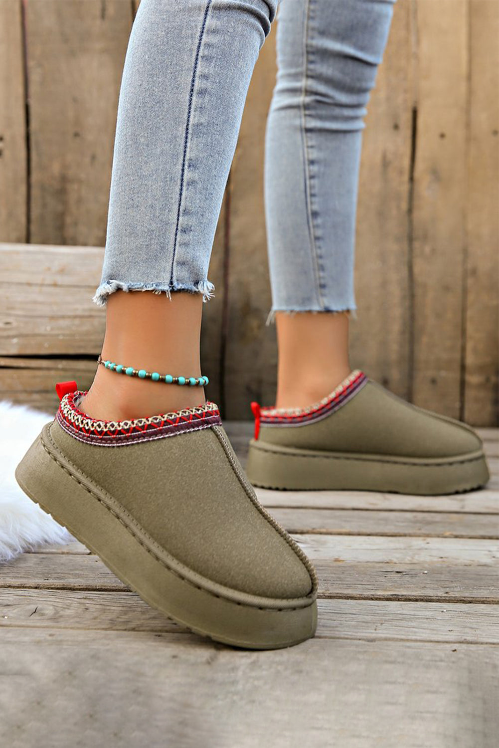 Schneestiefel aus Wildleder mit Kontrastmuster und Plüschfutter