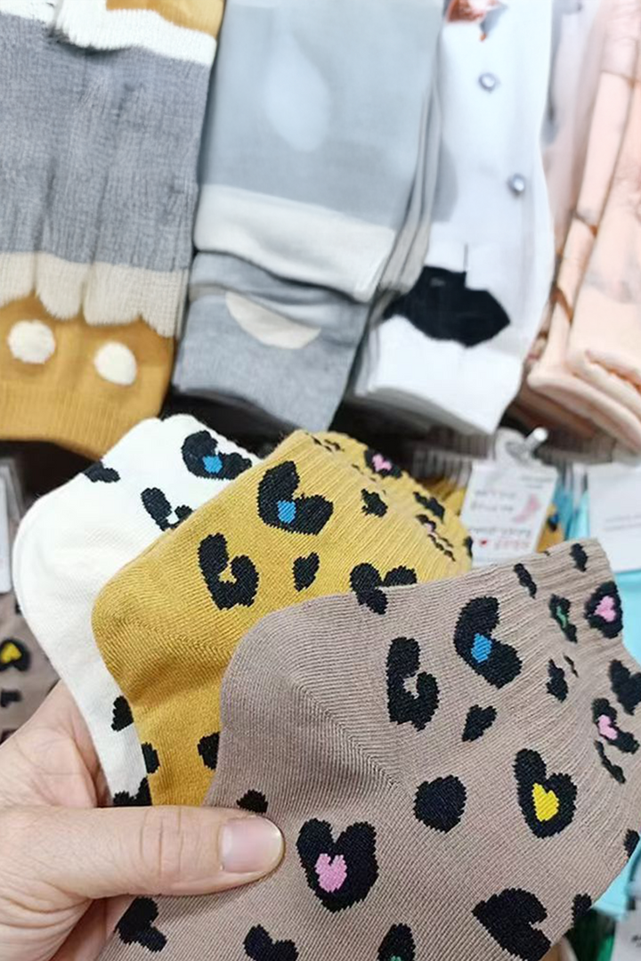 Chaussettes souples à bords côtelés et imprimé léopard
