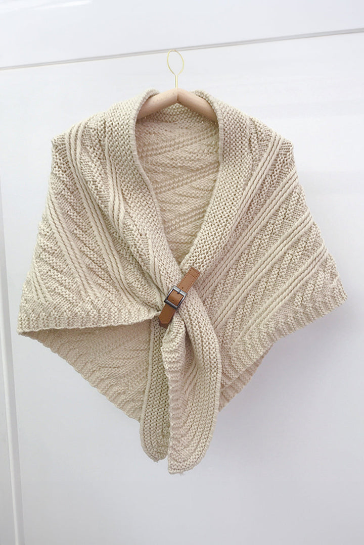 Dreieckiger Schal mit Gürtel aus Kunstleder