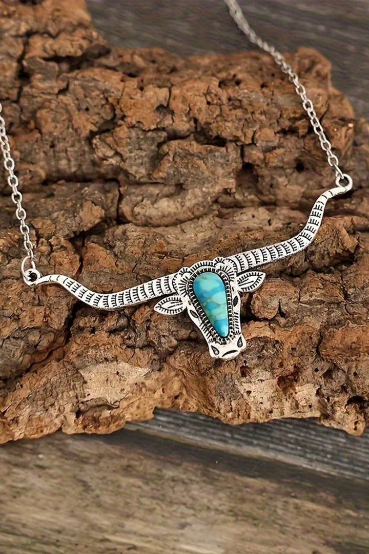 Collier chaîne avec pendentif tête de bœuf turquoise