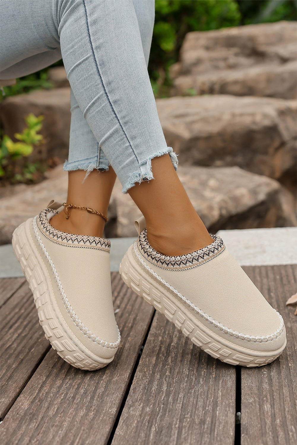 Contrast Stitch Detail Faux Suede PU Patchwork Plush Winter Clog Slippers