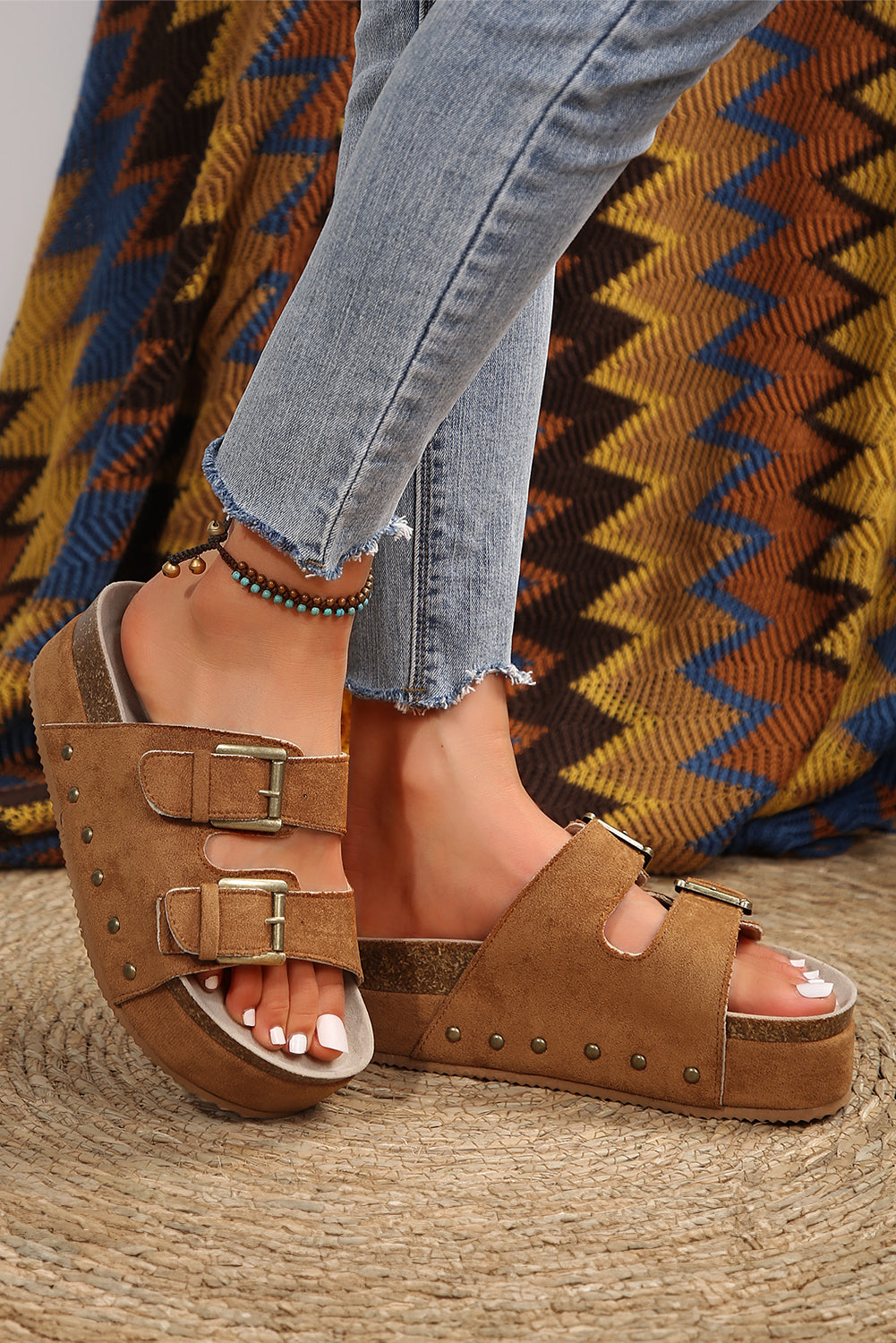 Wildleder-Sandalen mit Schnallendekor und Fußbett