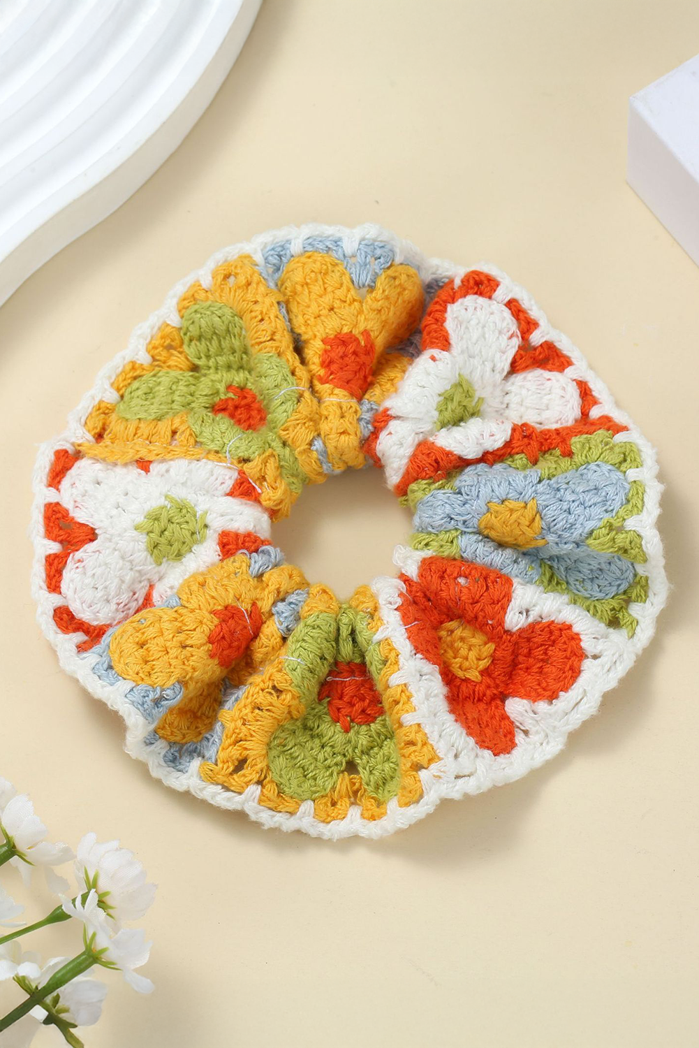 Chouchou à cheveux style bohème en crochet avec fleurs