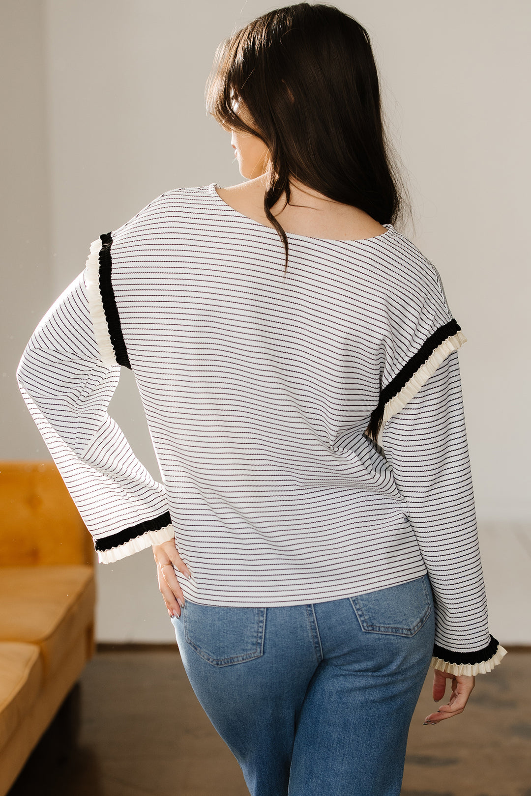 Contrasted Ruffle Trim Loose Long Sleeve Top