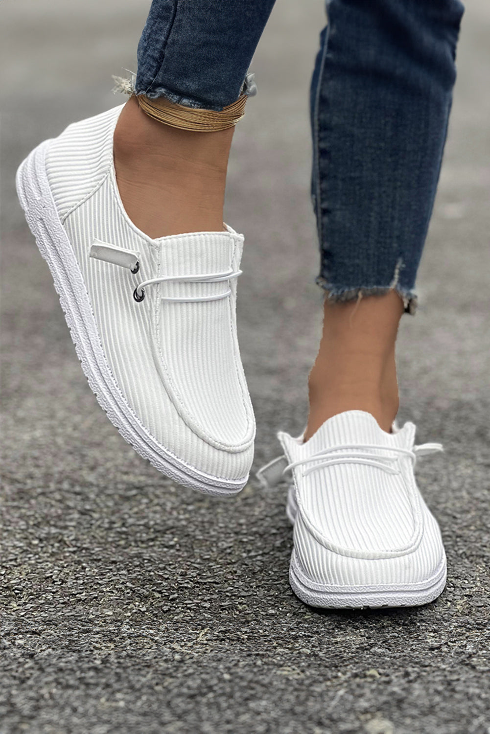 Slipper mit geripptem Schnürdekor