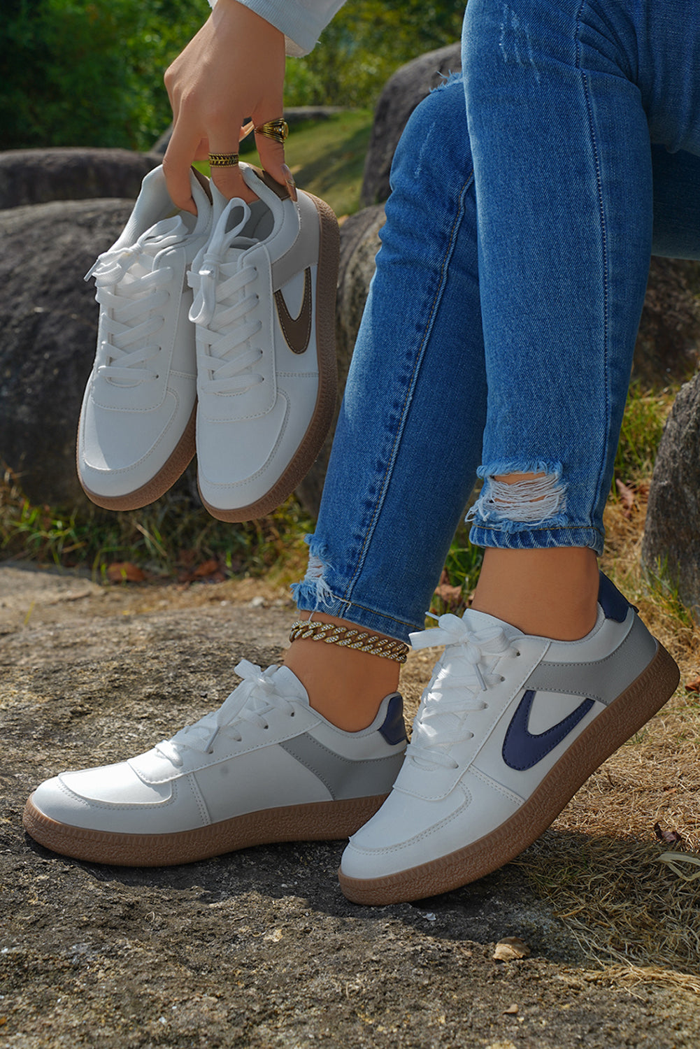 Schnür-Sneakers aus PU-Leder mit Farbkontrast