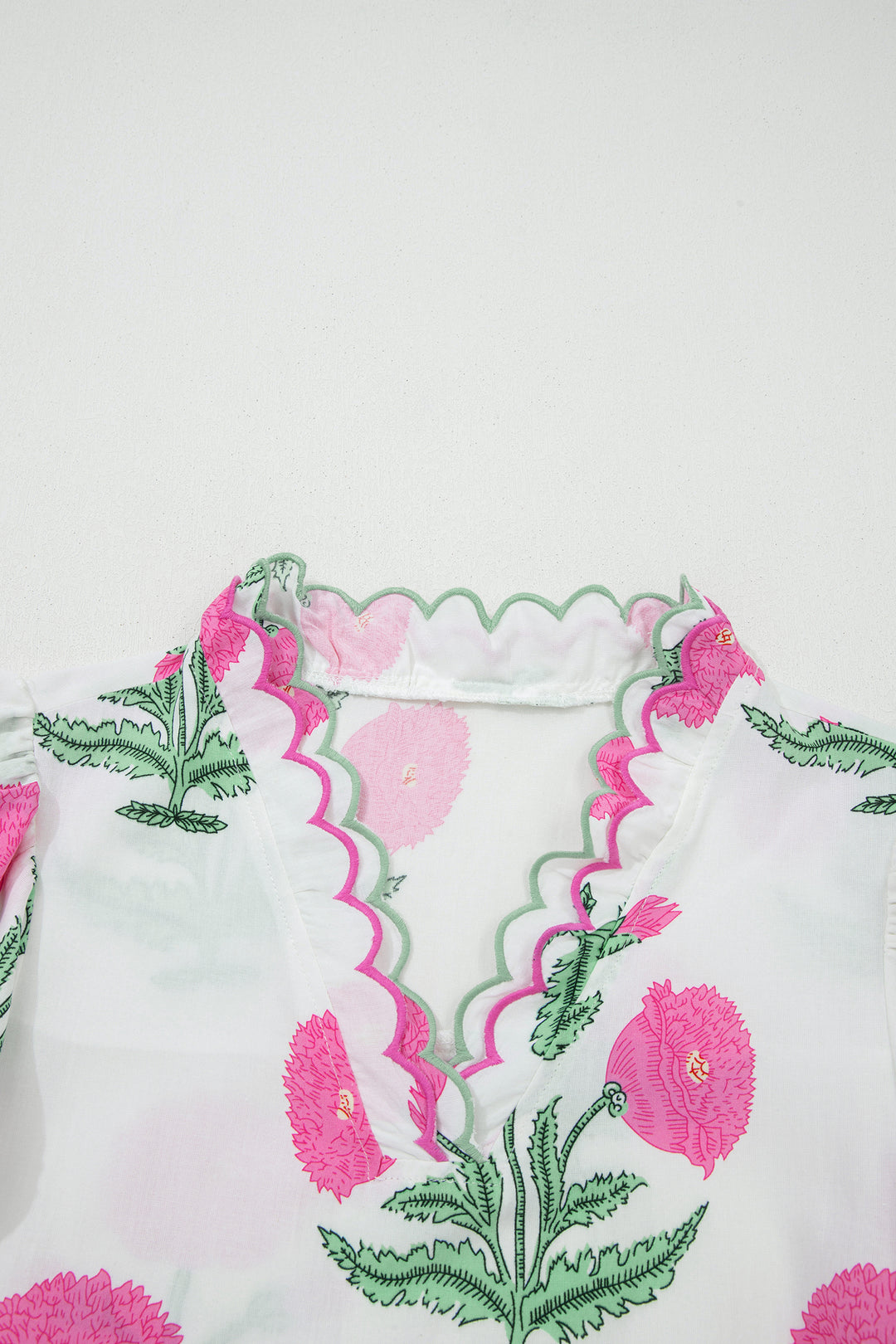 Wild Flower Print Contrast Trim Scallop Detail Short Sleeve Blouse